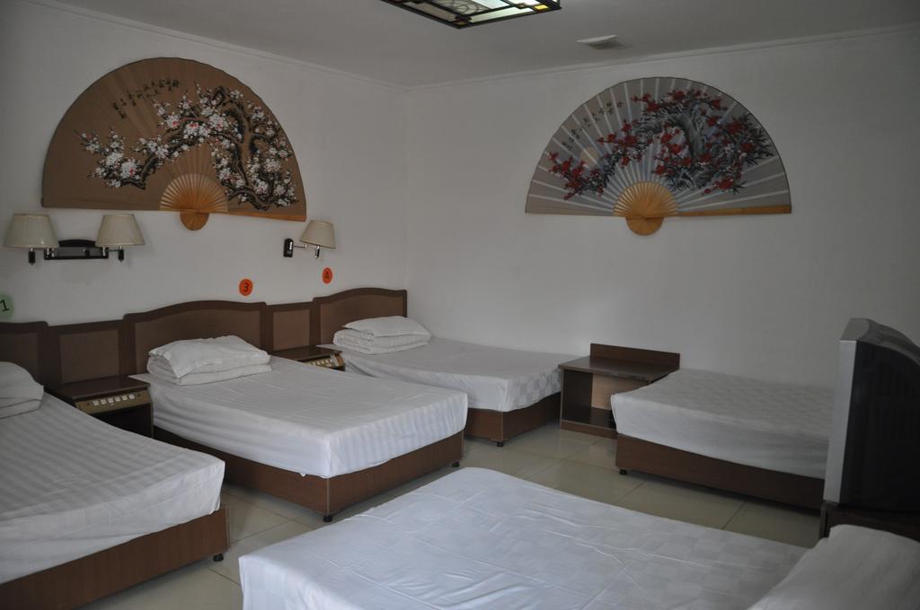 Three Legged Frog Hostel Beijing Værelse billede